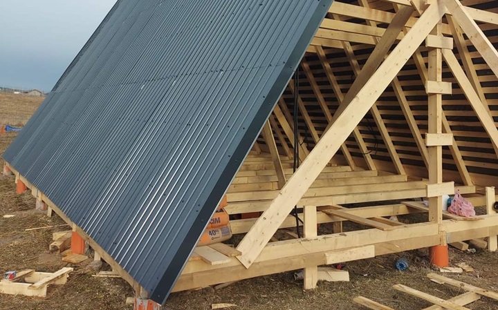 Construcție Cabană în Formă A